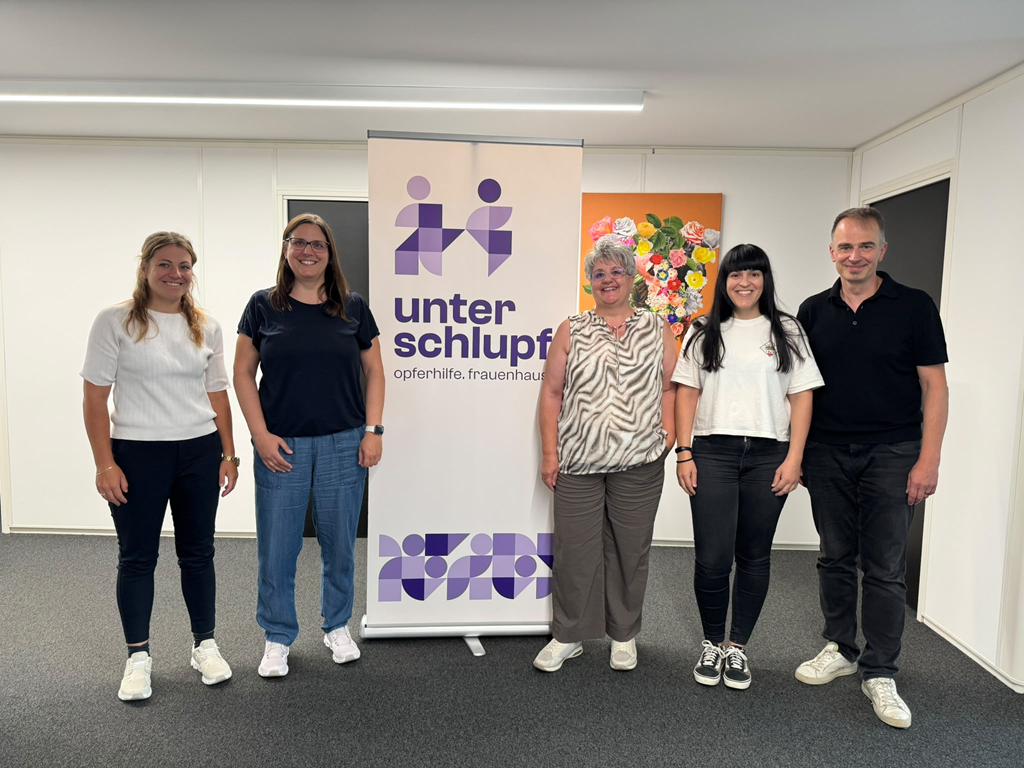 Kyra Imhof, Irmina Imesch-Studer, Anja Zehnder, Christian Bayard (Präsident Verein Unterschlupf), Chantal Carlen Foto der Vorstandsmitglieder